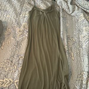 Small forever 21 green knotted top dress with slit💚